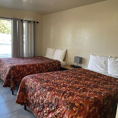 Soledad Motel 8 エクステリア 写真